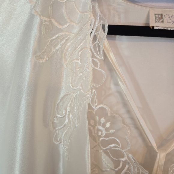 Expressions by California Dynasty beautiful VINTAGE bridal nite gown & robe set - Picture 5 of 16